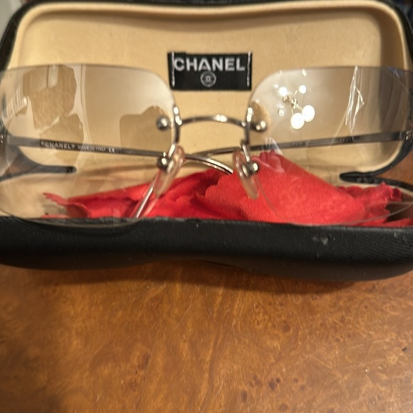 Authentic beautiful vintagee Chanel rimless silver tone gradient gray lens - Picture 4 of 12